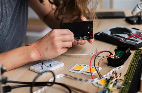 Essential Guide to Learning Electronics: How to Master The Basics.